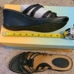 BOC Saxony wedge Sz 10 Black, New in box
